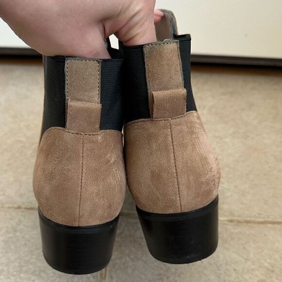 Halogen Skylar Pointy Toe Suede Booties Tan Black Slip On Size 9M  leather - Picture 3 of 8